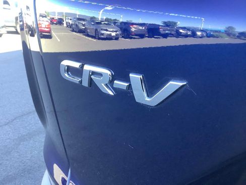 Used 2018 Honda CR-V LX image 6