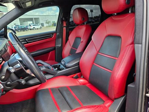 Used 2021 Porsche Cayenne GTS AWD/4WD image 11