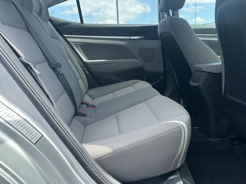 Used 2019 Hyundai Elantra SEL FWD image 15