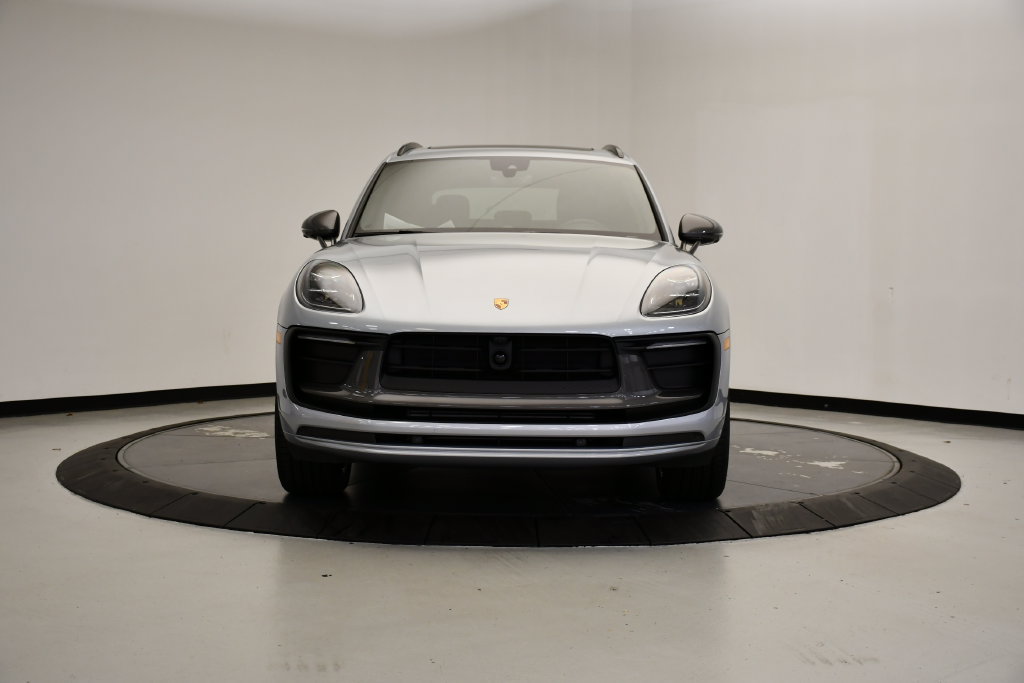 Certified 2026 Porsche Macan Turbo AWD/4WD image 10