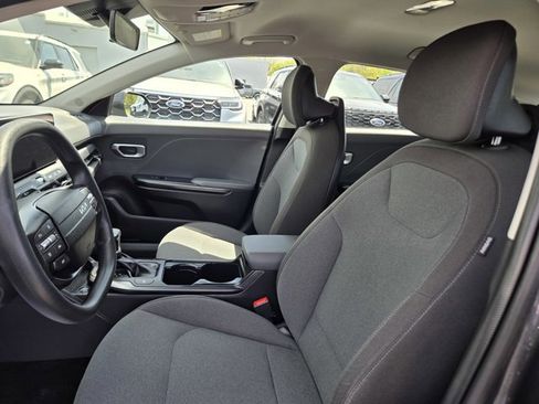 Used 2025 Kia K4 FWD image 25