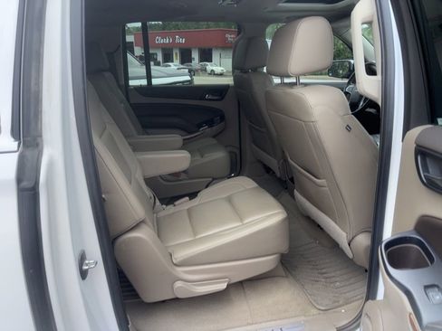 Used 2020 Chevrolet Suburban Premier AWD/4WD image 9