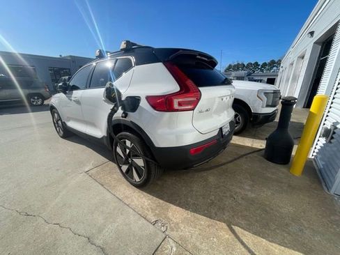 Used 2024 Volvo XC40 Recharge Plus w/ Protection Package Premier image 5