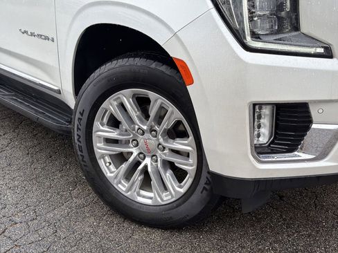 Used 2024 GMC Yukon XL SLT w/ SLT Premium Package image 13