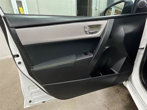 Used 2018 Toyota Corolla LE FWD image 10