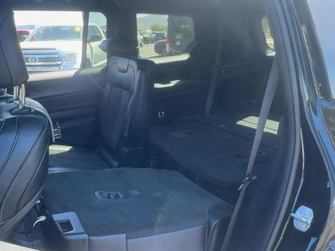 Used 2024 Jeep Grand Cherokee L Altitude RWD image 12