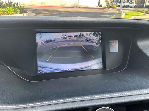 Used 2015 Lexus ES 300h image 10