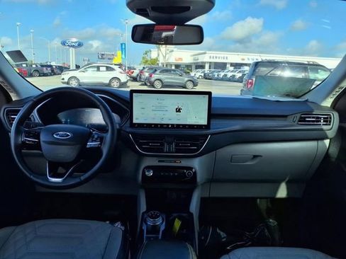 Certified 2023 Ford Escape SE w/ PHEV Premium Package image 15