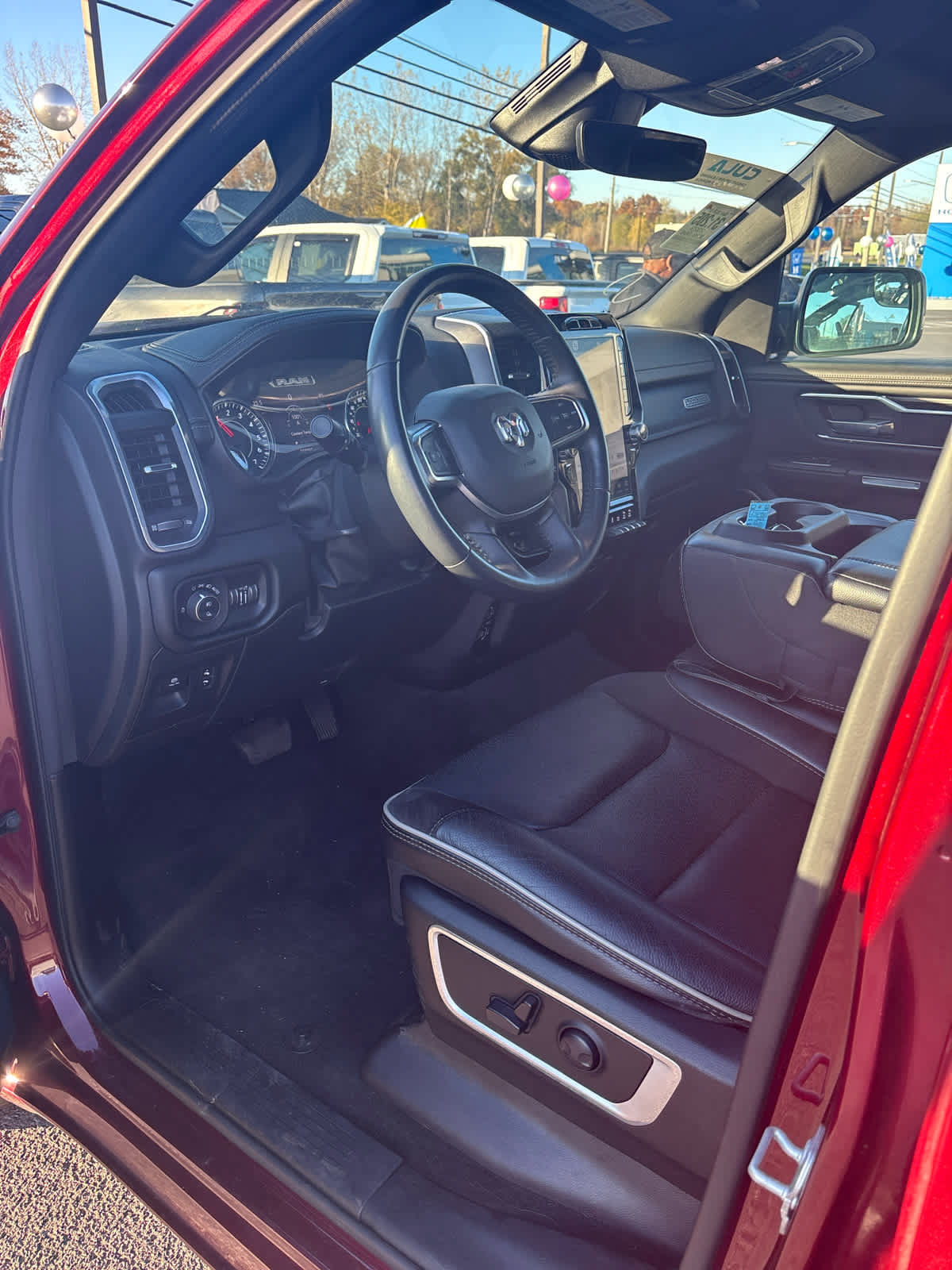 Used 2023 RAM 1500 Laramie AWD/4WD image 8