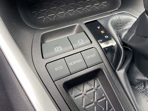 Used 2023 Toyota RAV4 XLE w/ Convenience Package image 25