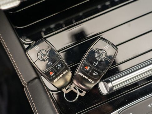 Used 2023 Mercedes-Benz GLS 63 AMG 4MATIC image 33