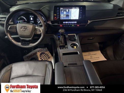 Used 2023 Toyota Sienna XSE AWD/4WD image 12
