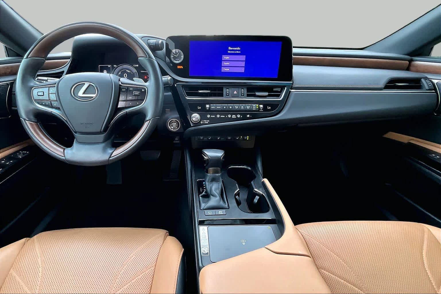 Used 2023 Lexus ES 300h Ultra Luxury w/ Accessory Package (Z2) FWD image 16