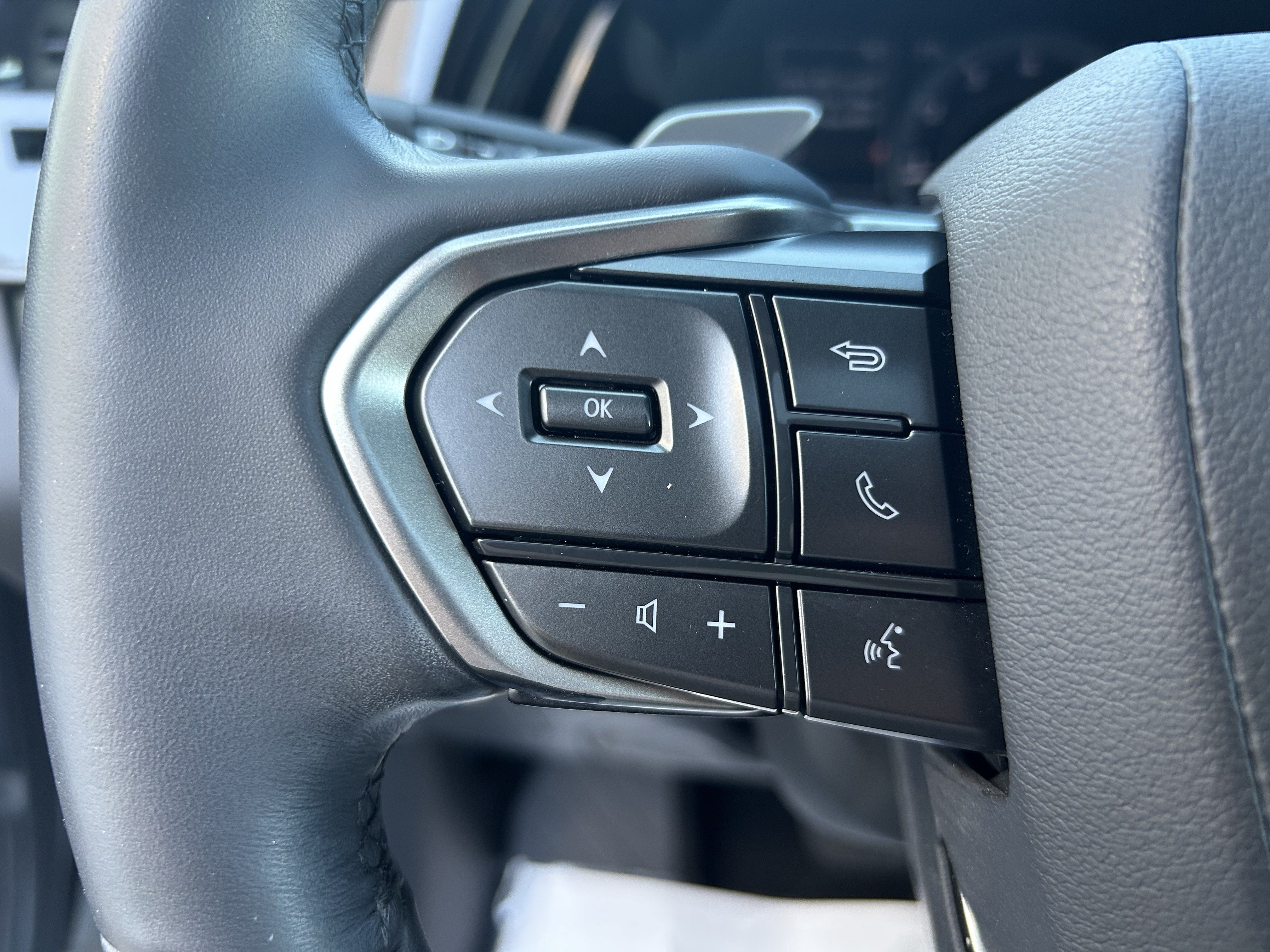 Used 2023 Lexus RX 350 Premium Plus w/ Accessory Package AWD/4WD image 25