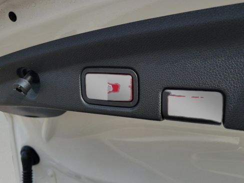 Used 2022 Mercedes-Benz E 450 Cabriolet image 3