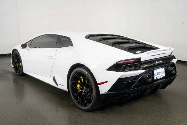 Used 2020 Lamborghini Huracan EVO RWD image 6