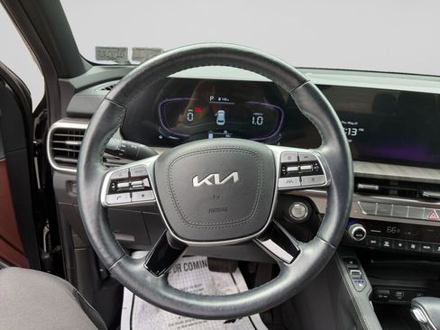 Certified 2024 Kia Telluride EX w/ EX Captain's Chair Package AWD/4WD image 13