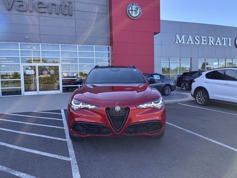 New 2025 Alfa Romeo Stelvio Sprint image 3