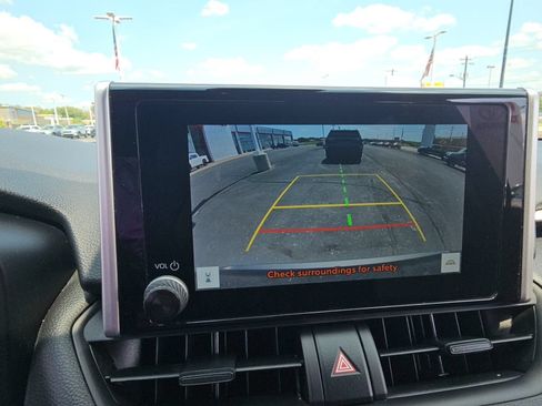 Certified 2025 Toyota RAV4 XLE AWD/4WD image 17