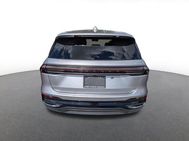 Used 2026 Lincoln Nautilus Premier w/ Equipment Group 102A AWD/4WD image 4