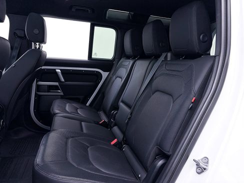 Used 2023 Land Rover Defender 110 X-Dynamic SE image 43