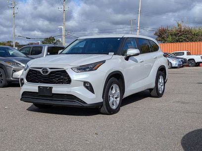 Certified 2023 Toyota Highlander LE
