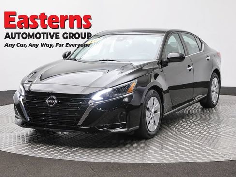 Used 2023 Nissan Altima 2.5 S FWD image 1