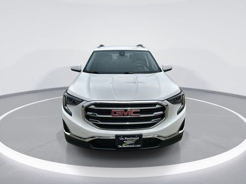 Used 2020 GMC Terrain SLT w/ Preferred Package FWD image 3
