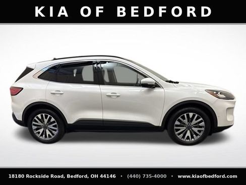 Used 2020 Ford Escape Titanium w/ Titanium Premium Package 2.0 AWD/4WD image 4