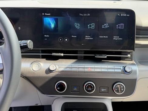 Used 2024 Hyundai Kona SE AWD/4WD image 5