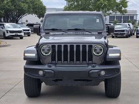 Used 2019 Jeep Wrangler Unlimited Sahara AWD/4WD image 11
