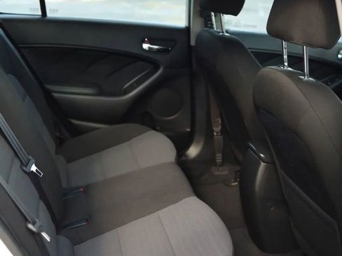 Used 2017 Kia Forte S w/ S Technology Package image 36