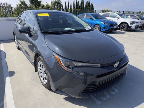 Used 2024 Toyota Corolla LE image 3