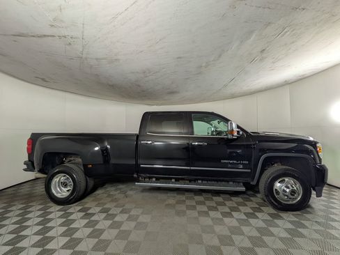 Used 2018 GMC Sierra 3500 Denali w/ Duramax Plus Package image 6