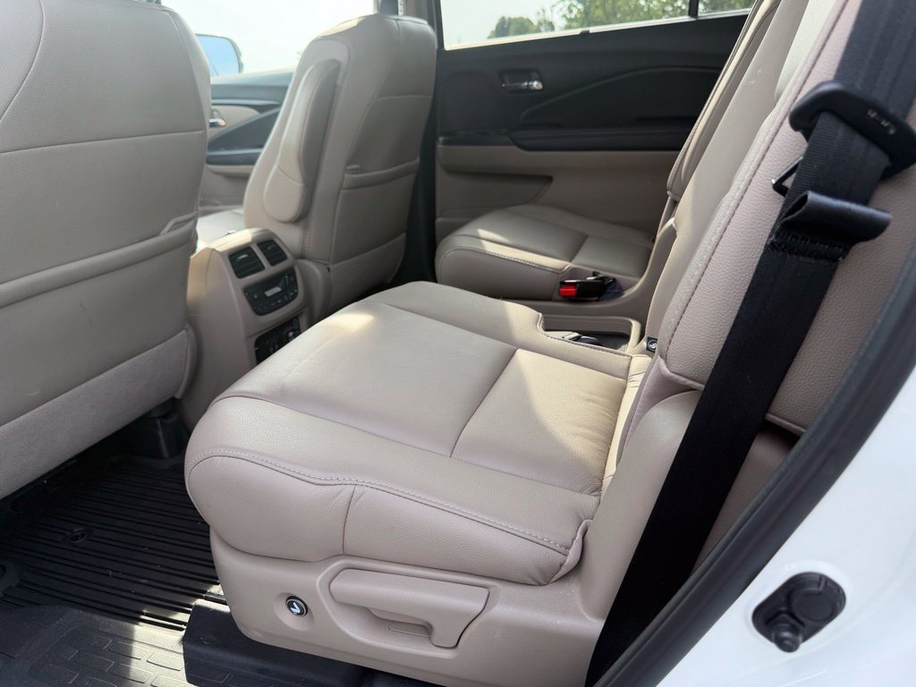 Used 2020 Honda Pilot Touring image 11