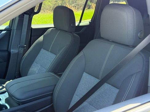 New 2026 GMC Acadia Elevation image 14