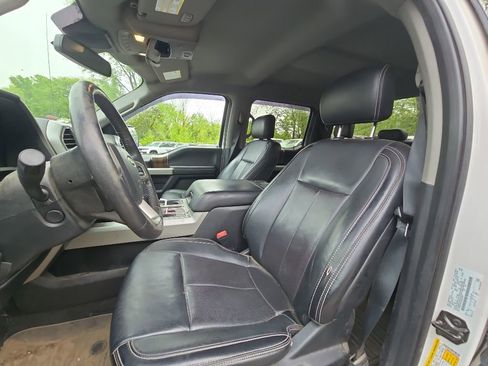 Used 2019 Ford F150 Lariat w/ Equipment Group 502A Luxury AWD/4WD image 16
