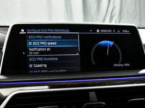 Used 2022 BMW 750i xDrive w/ Executive Package image 49