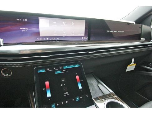 New 2026 Cadillac Escalade ESV Luxury w/ Touring Package AWD/4WD image 17