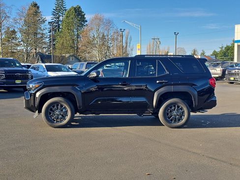 Used 2025 Toyota 4Runner SR5 image 6