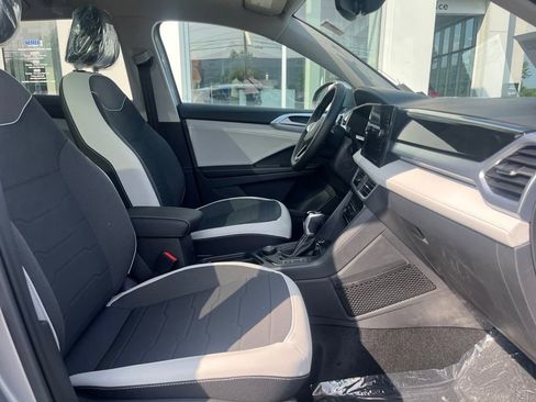 New 2025 Volkswagen Taos SE image 19