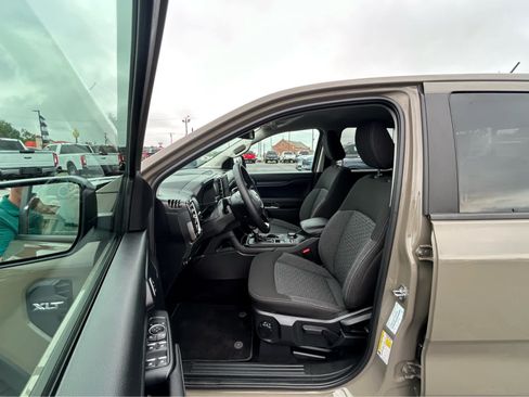 Used 2025 Ford Ranger XLT AWD/4WD image 13