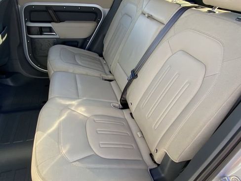 Used 2020 Land Rover Defender 110 SE image 26