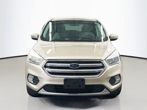 Used 2017 Ford Escape SE FWD image 2