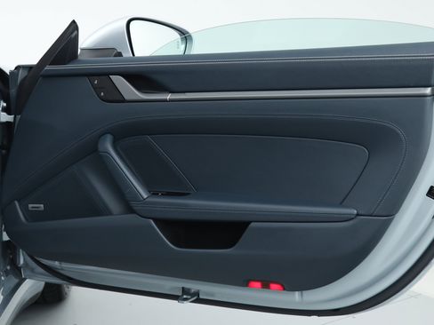 Used 2022 Porsche 911 Carrera image 16