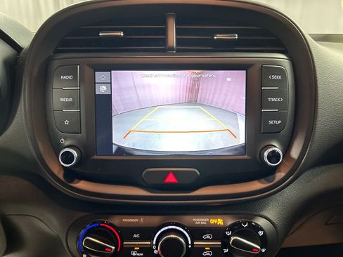Used 2025 Kia Soul LX w/ LX Technology Package image 16
