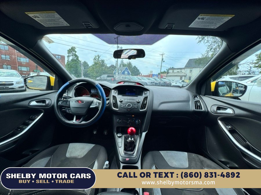 Used 2017 Ford Focus ST FWD image 18