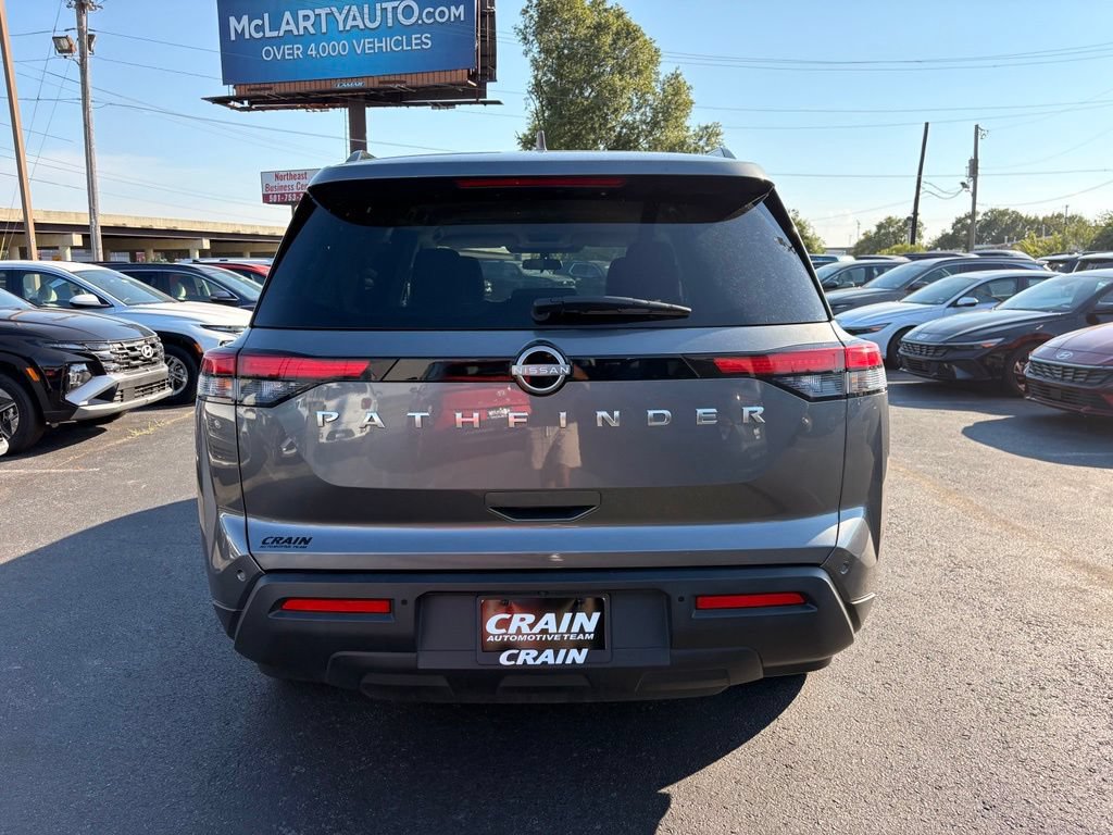 Used 2025 Nissan Pathfinder SV FWD image 6