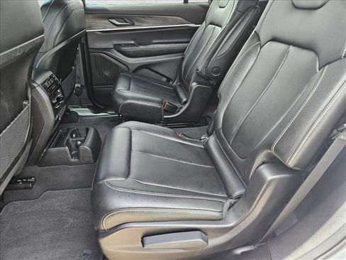 Used 2025 Jeep Grand Cherokee L Limited w/ Black Appearance Package RWD image 18