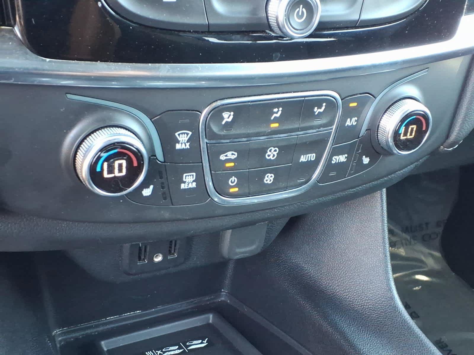 Used 2023 Chevrolet Traverse LT FWD image 37